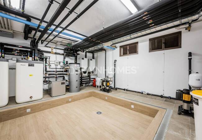 Дизайнерская недвижимость с потрясающими видами в Бенаависе 35