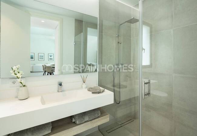 Serenely Beautiful Villa with Nature Views in Estepona 20