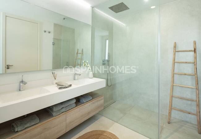 Serenely Beautiful Villa with Nature Views in Estepona 22