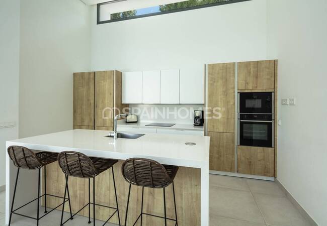 Serenely Beautiful Villa with Nature Views in Estepona 17