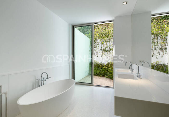 Detached Key-ready House with a Swimming Pool in Casares 23