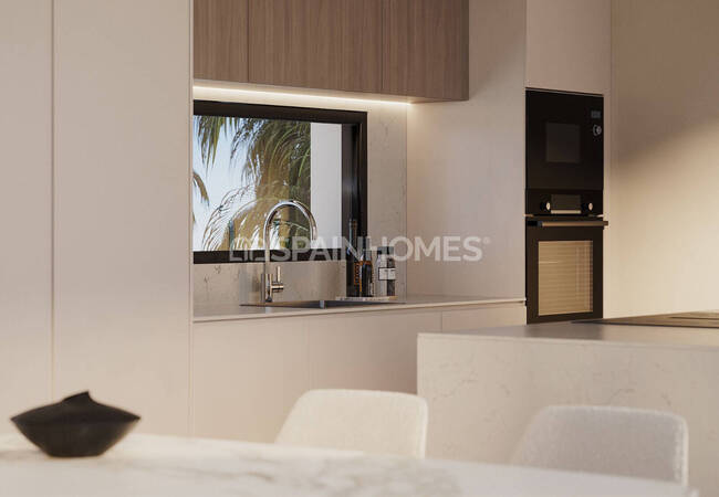 Estepona'da Golf Sahalarına Yakın Deniz Manzaralı Villalar 10