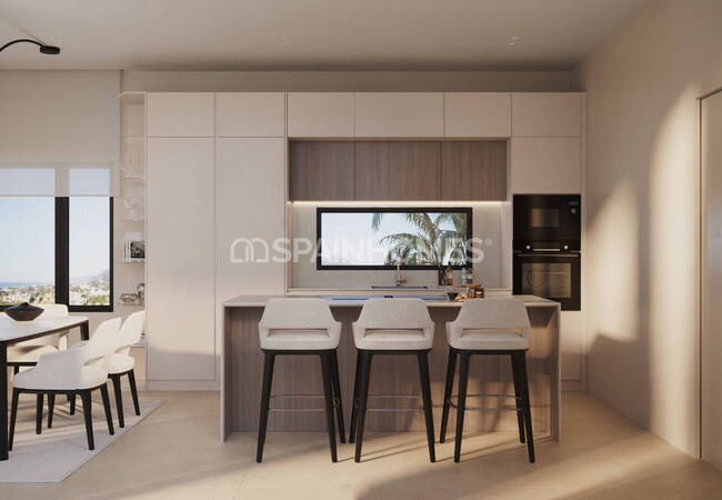 Estepona'da Golf Sahalarına Yakın Deniz Manzaralı Villalar 13