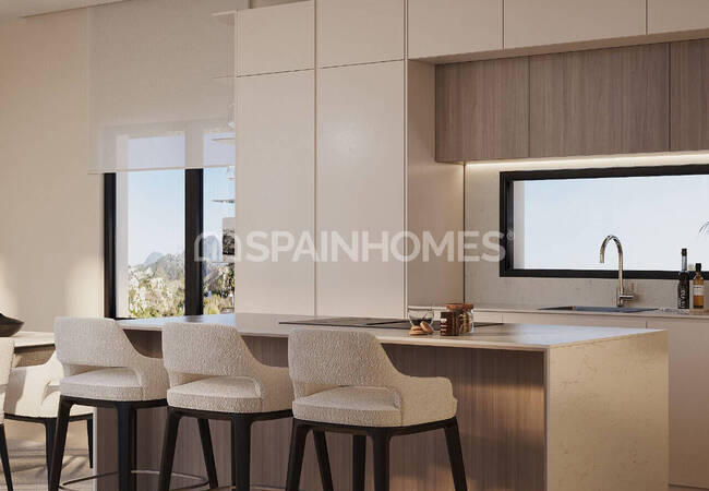 Estepona'da Golf Sahalarına Yakın Deniz Manzaralı Villalar 15