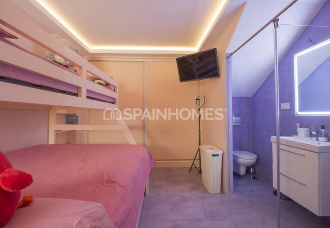 Málaga Manilva'da Deniz Manzaralı Çatı Katı Daire 26