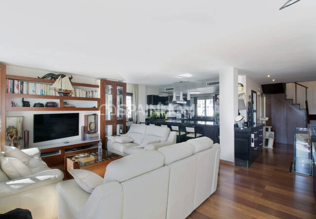 Málaga Manilva'da Deniz Manzaralı Çatı Katı Daire 15