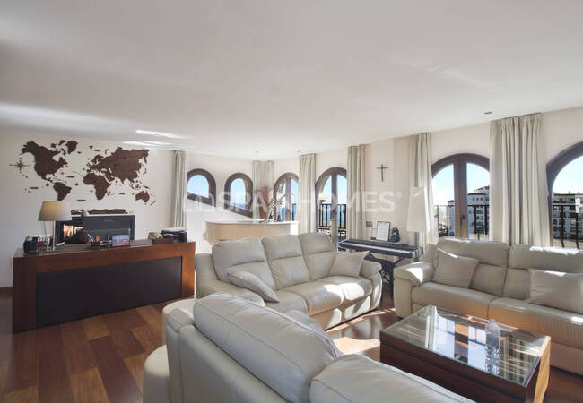 Málaga Manilva'da Deniz Manzaralı Çatı Katı Daire 12