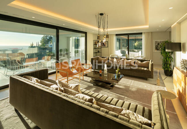 Malaga Benahavis'te Özel Havuzlu Geniş Villa 11