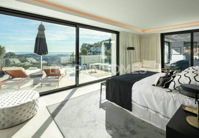 Malaga Benahavis'te Özel Havuzlu Geniş Villa 17