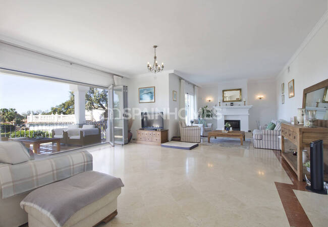 4-bedroom House with Sea View in Marbella Málaga 25