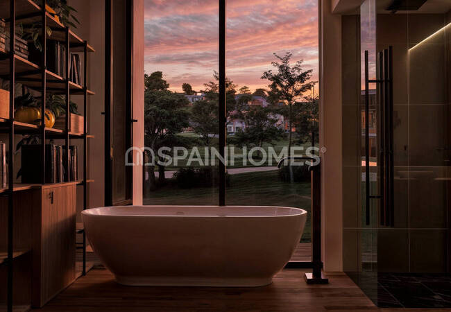 Energy-efficient Townhouses with Pools in a Complex in Estepona 15