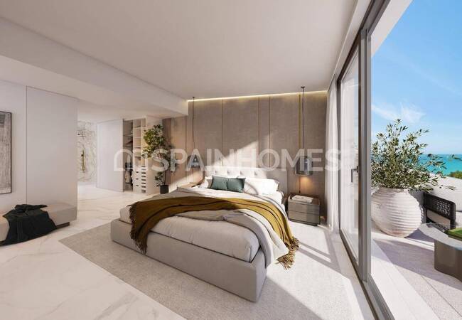 Beachside Sea-view Flats with Pool and Parking in Benalmadena 14