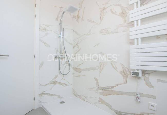 Stylish Penthouse in a Gated Complex in Fuengirola Malaga 24