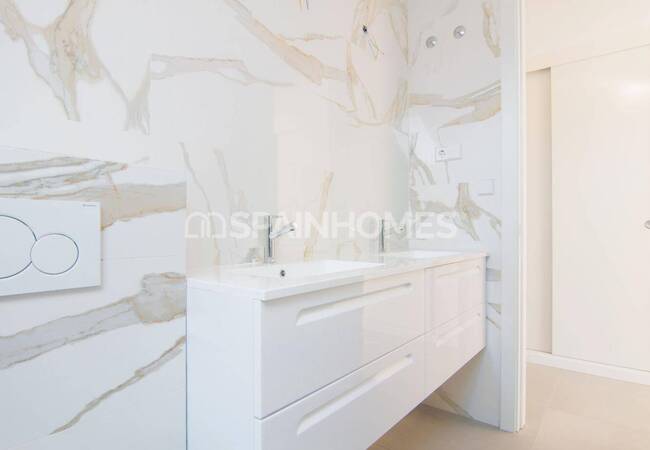 Stylish Penthouse in a Gated Complex in Fuengirola Malaga 23