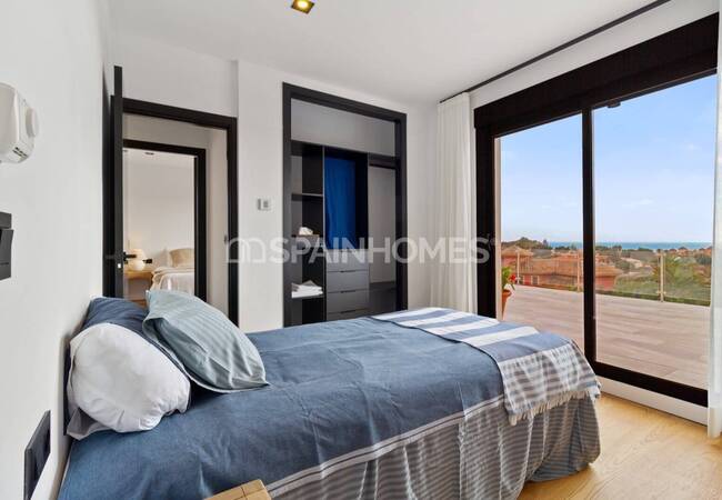 Spacious Detached 5-bedroom House in Benalmádena 33