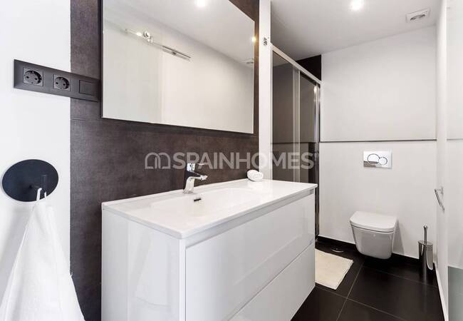 Spacious Detached 5-bedroom House in Benalmádena 43