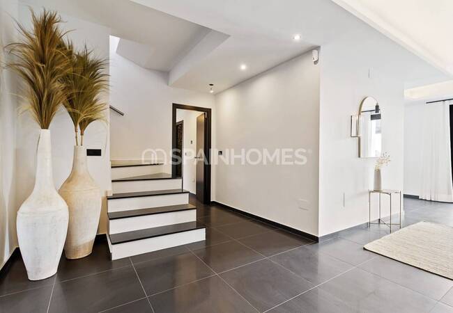 Spacious Detached 5-bedroom House in Benalmádena 45