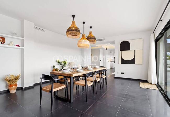 Spacious Detached 5-bedroom House in Benalmádena 26