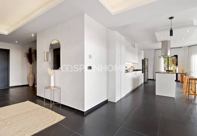 Spacious Detached 5-bedroom House in Benalmádena 27