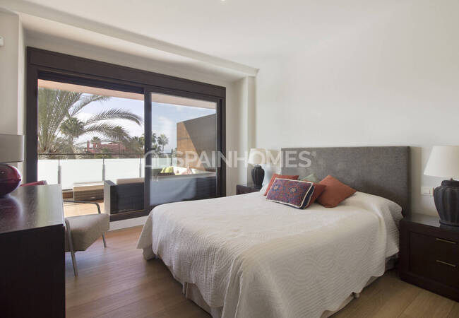 Beachside Key Ready Apartment in Málaga Estepona 22