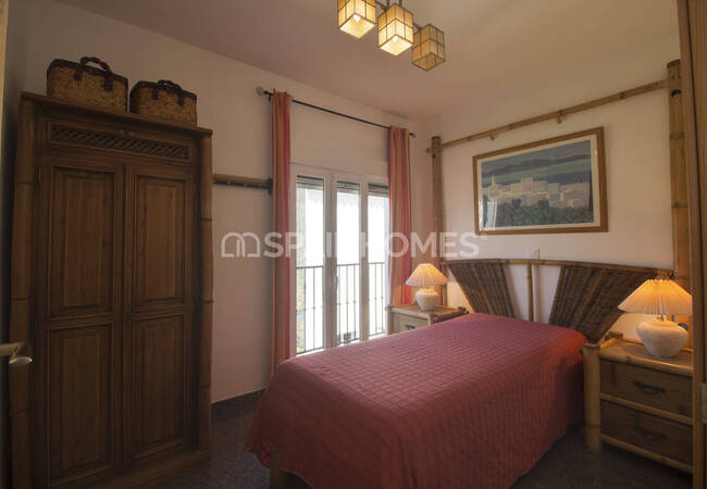 Duplex Penthouse with 80 M² Rooftop Solarium in Istán, Málaga 23