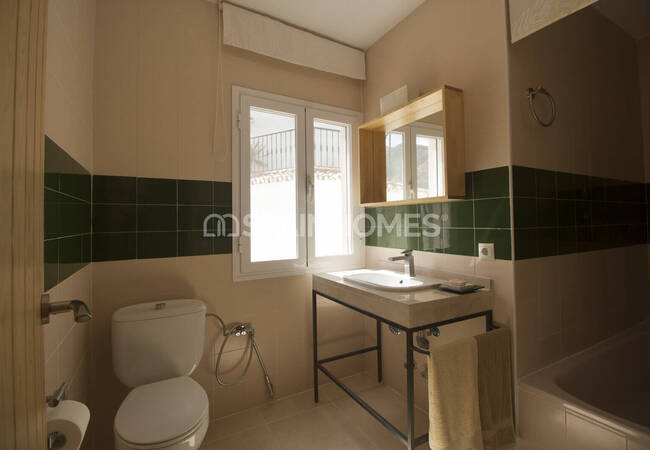 Duplex Penthouse with 80 M² Rooftop Solarium in Istán, Málaga 17