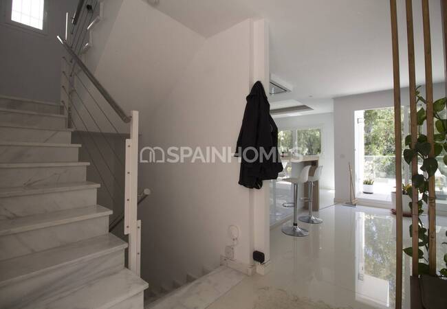 منزل بإطلالة بحرية مع مرافق رائعة في بينالمادينا 16