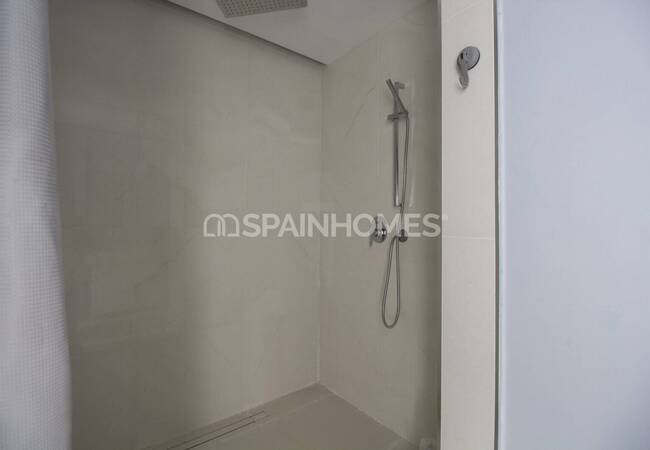 منزل بإطلالة بحرية مع مرافق رائعة في بينالمادينا 24