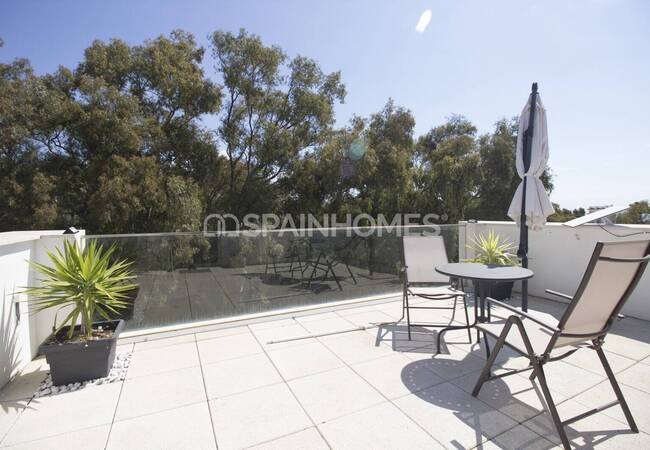 منزل بإطلالة بحرية مع مرافق رائعة في بينالمادينا 33