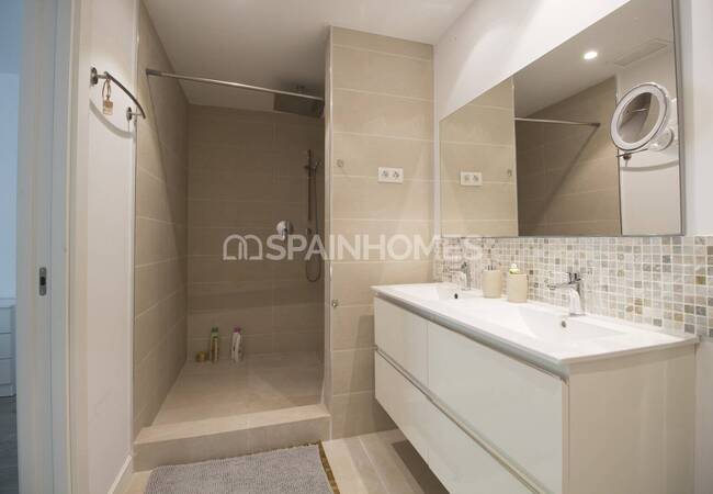 منزل بإطلالة بحرية مع مرافق رائعة في بينالمادينا 43