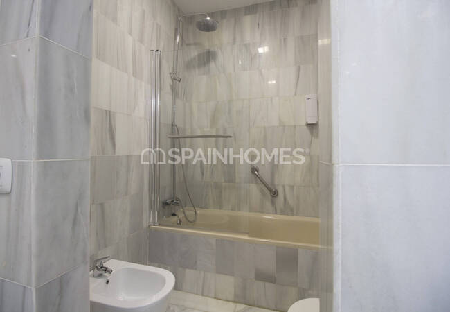 منزل مستقل حديث مكون من 6 غرف نوم مع جاكوزي في بينالمادينا 27