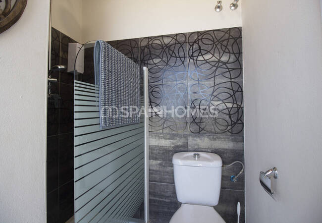 منزل مستقل حديث مكون من 6 غرف نوم مع جاكوزي في بينالمادينا 46