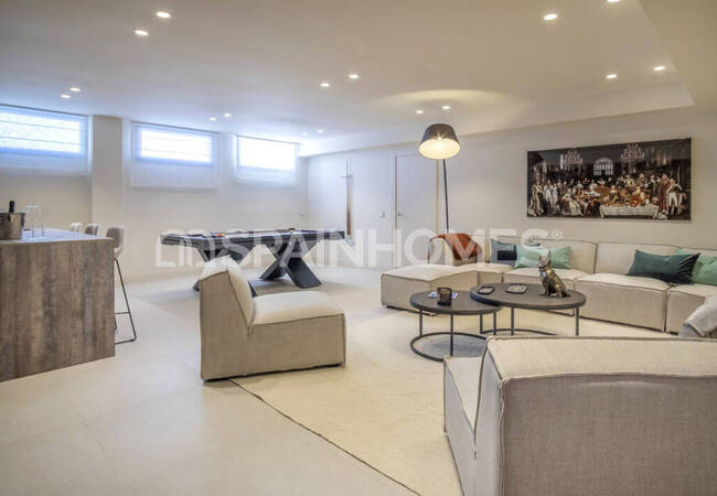 Marbella'da Site İçinde Taşınmaya Hazır Deniz Manzaralı Ev 39