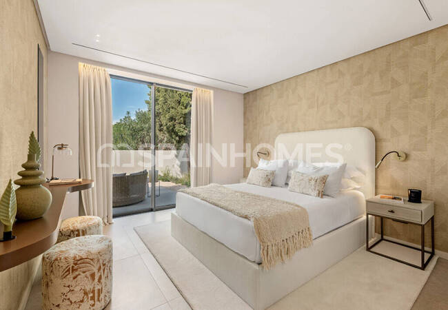 Luxury Villa with Pool Near Sea in Marbella 33