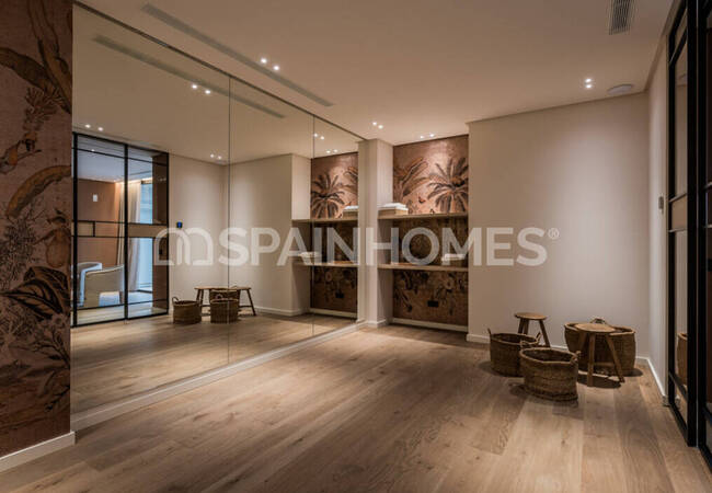 Luxury Villa with Pool Near Sea in Marbella 43