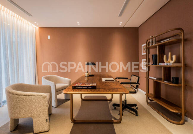 Luxury Villa with Pool Near Sea in Marbella 42