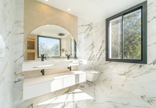 5-bedroom Villa with Pool and Jacuzzi in Benalmádena Málaga 18