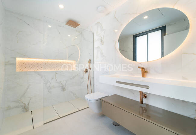 Villa De 5 Dormitorios Con Piscina Y Jacuzzi En Benalmádena 39