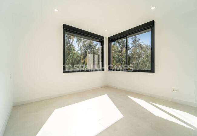 Villa De 5 Dormitorios Con Piscina Y Jacuzzi En Benalmádena 32