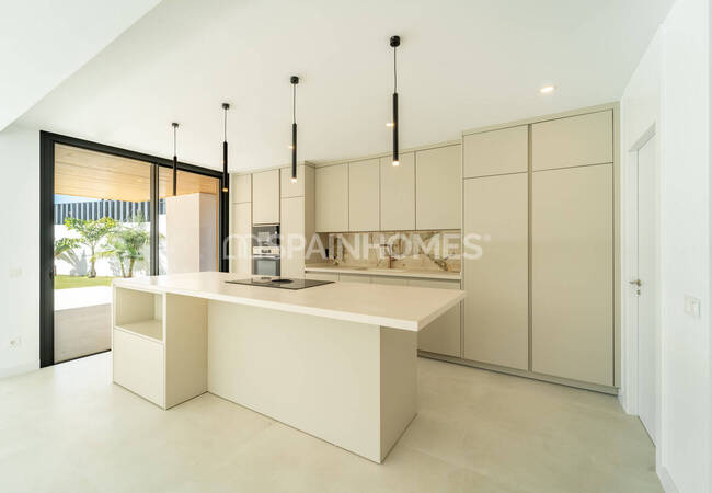 Villa De 5 Dormitorios Con Piscina Y Jacuzzi En Benalmádena 17