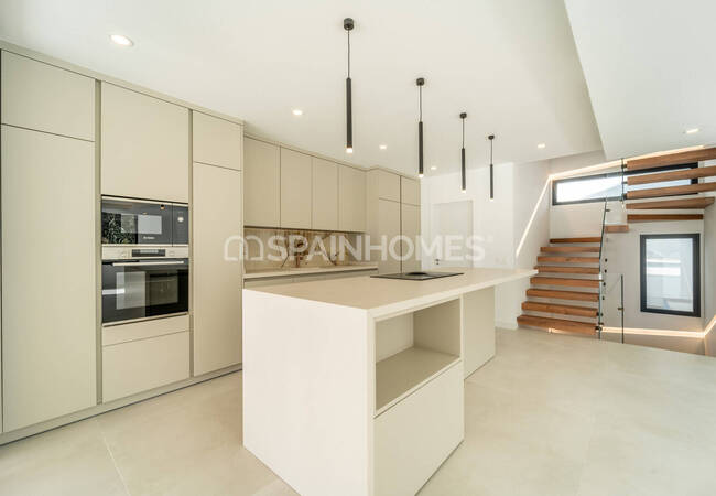 Villa De 5 Dormitorios Con Piscina Y Jacuzzi En Benalmádena 16
