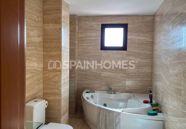 Апартаменты рядом с пляжем бассейном и парковкой в Эстепоне 15