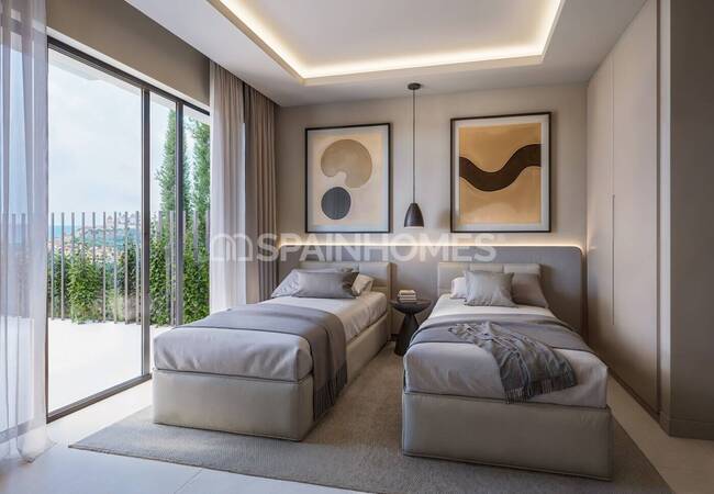 Malaga Casares'te Plaja 500 M Mesafede Şık Evler 13