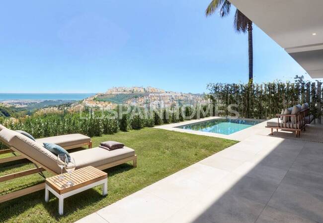 Malaga Casares'te Plaja 500 M Mesafede Şık Evler 16