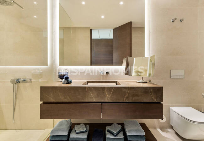 Luxurious Sea and Golf Views Villa with Pool in Benahavís 31