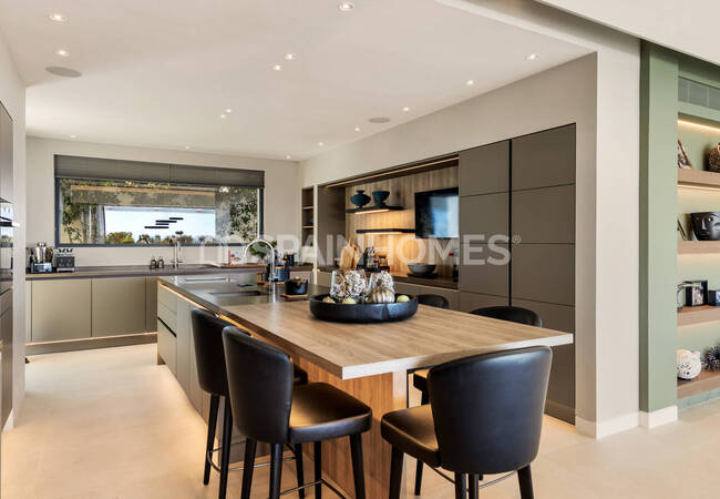 Luxurious Sea and Golf Views Villa with Pool in Benahavís 20