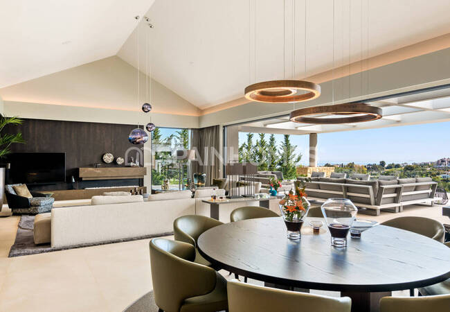 Luxurious Sea and Golf Views Villa with Pool in Benahavís 19