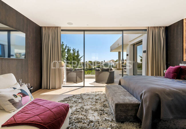 Luxurious Sea and Golf Views Villa with Pool in Benahavís 23