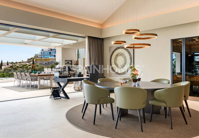 Luxurious Sea and Golf Views Villa with Pool in Benahavís 18