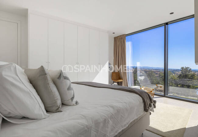 Villa Con Vistas Al Mar En Venta Con Piscina En Benahavís 32